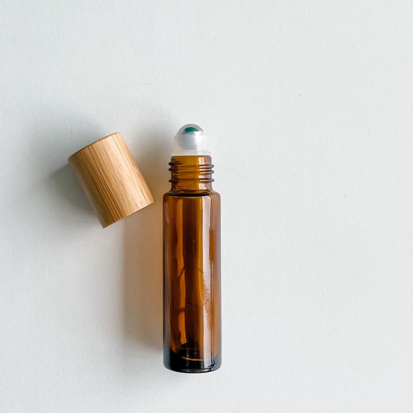 frasco ROLL-ON grosso | tampa bambu (10mL)