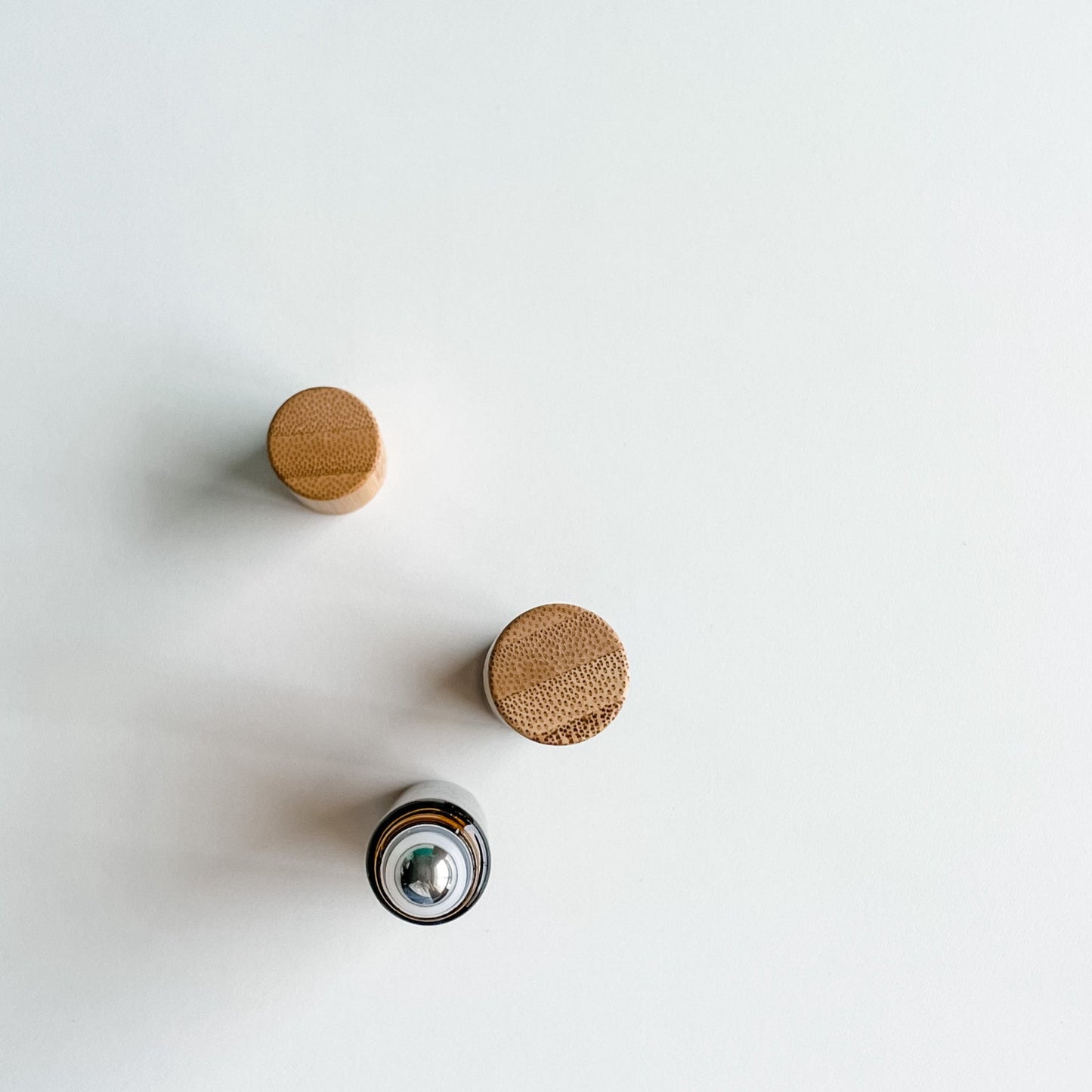 frasco ROLL-ON grosso | tampa bambu (10mL)